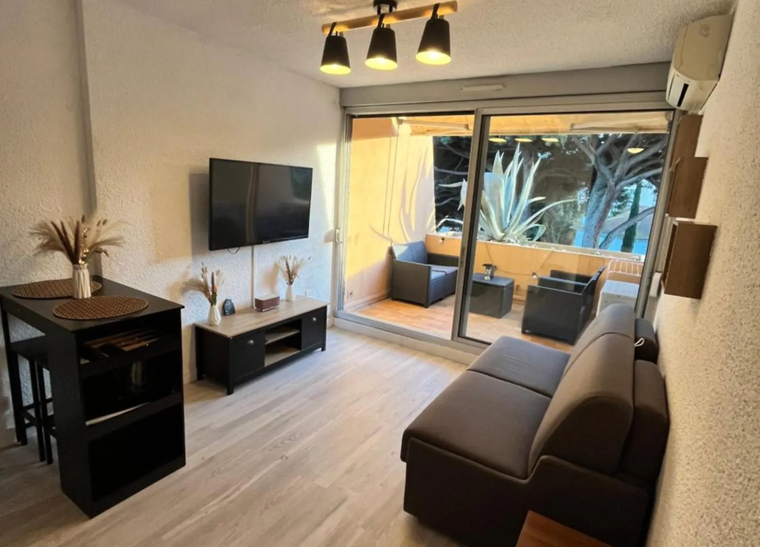 Cocon Azur Studio Cavalaire contacts